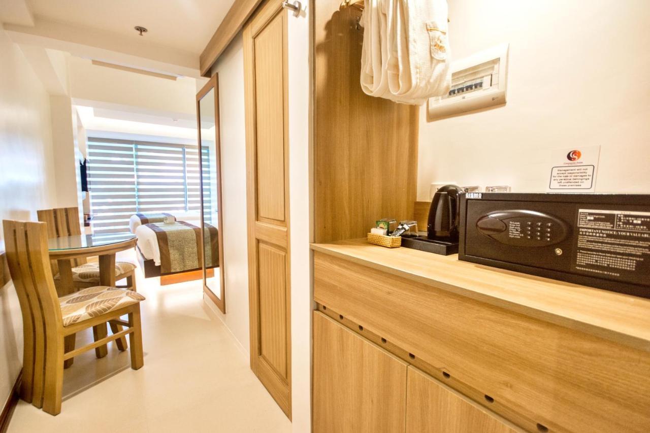 Commander Suites De Boracay Manoc-Manoc Екстер'єр фото