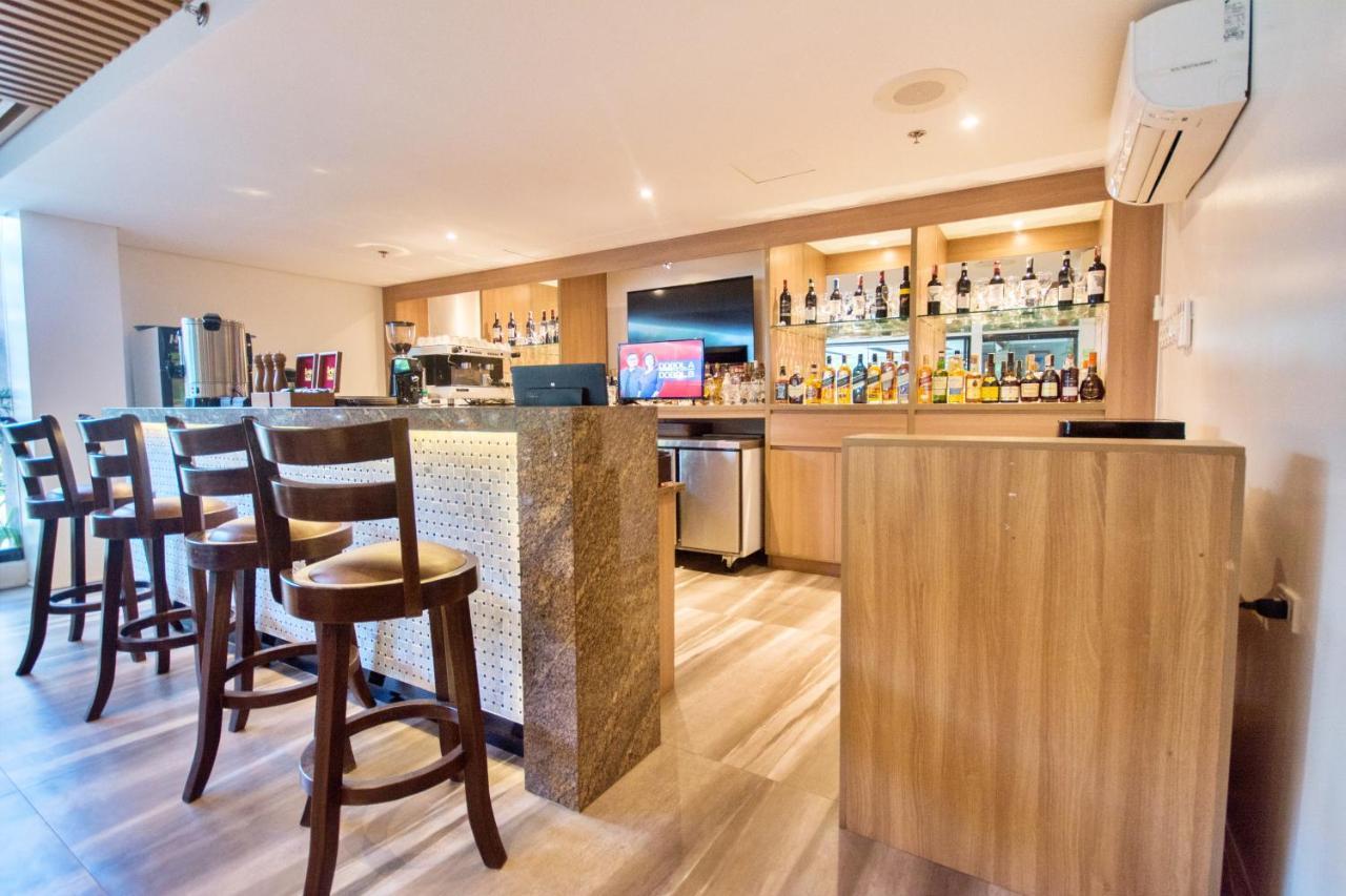 Commander Suites De Boracay Manoc-Manoc Екстер'єр фото