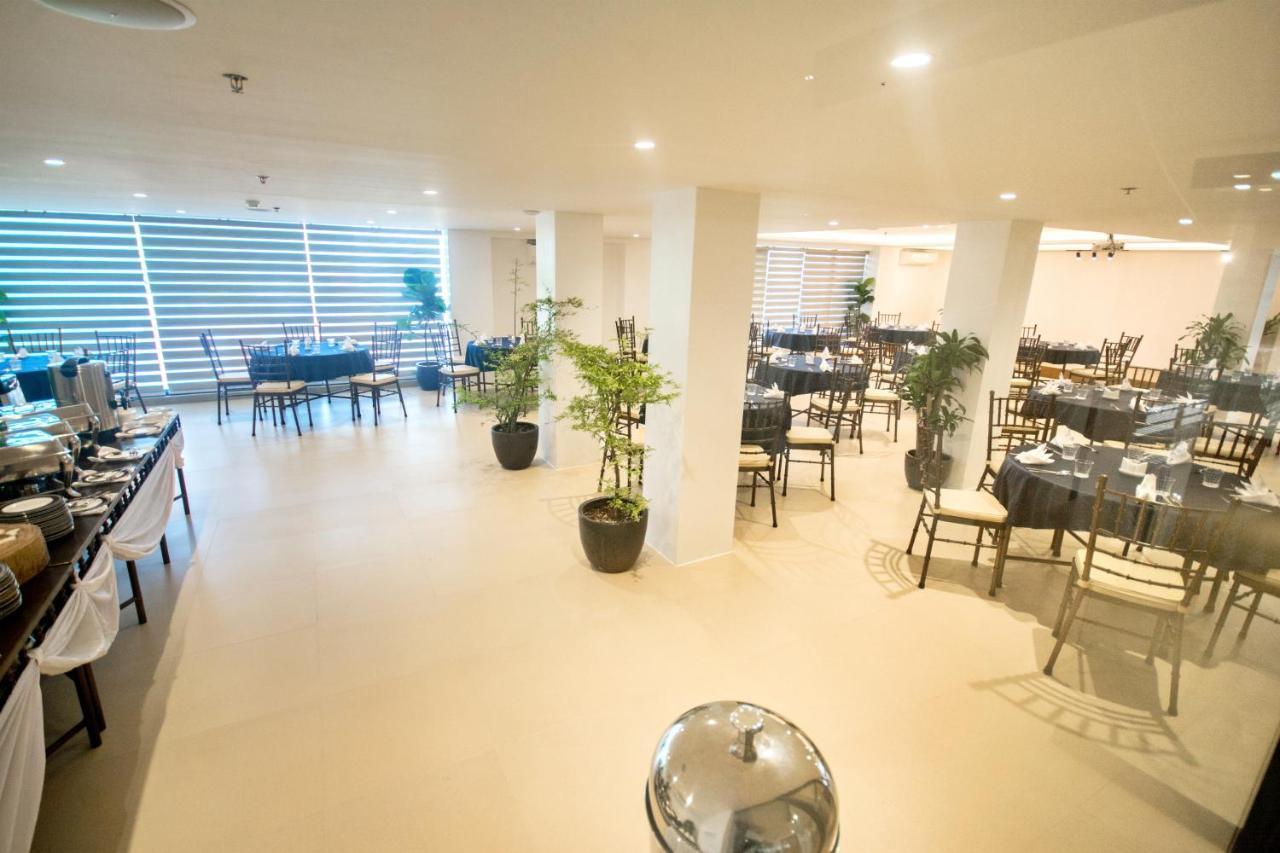 Commander Suites De Boracay Manoc-Manoc Екстер'єр фото