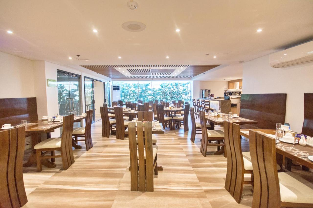 Commander Suites De Boracay Manoc-Manoc Екстер'єр фото