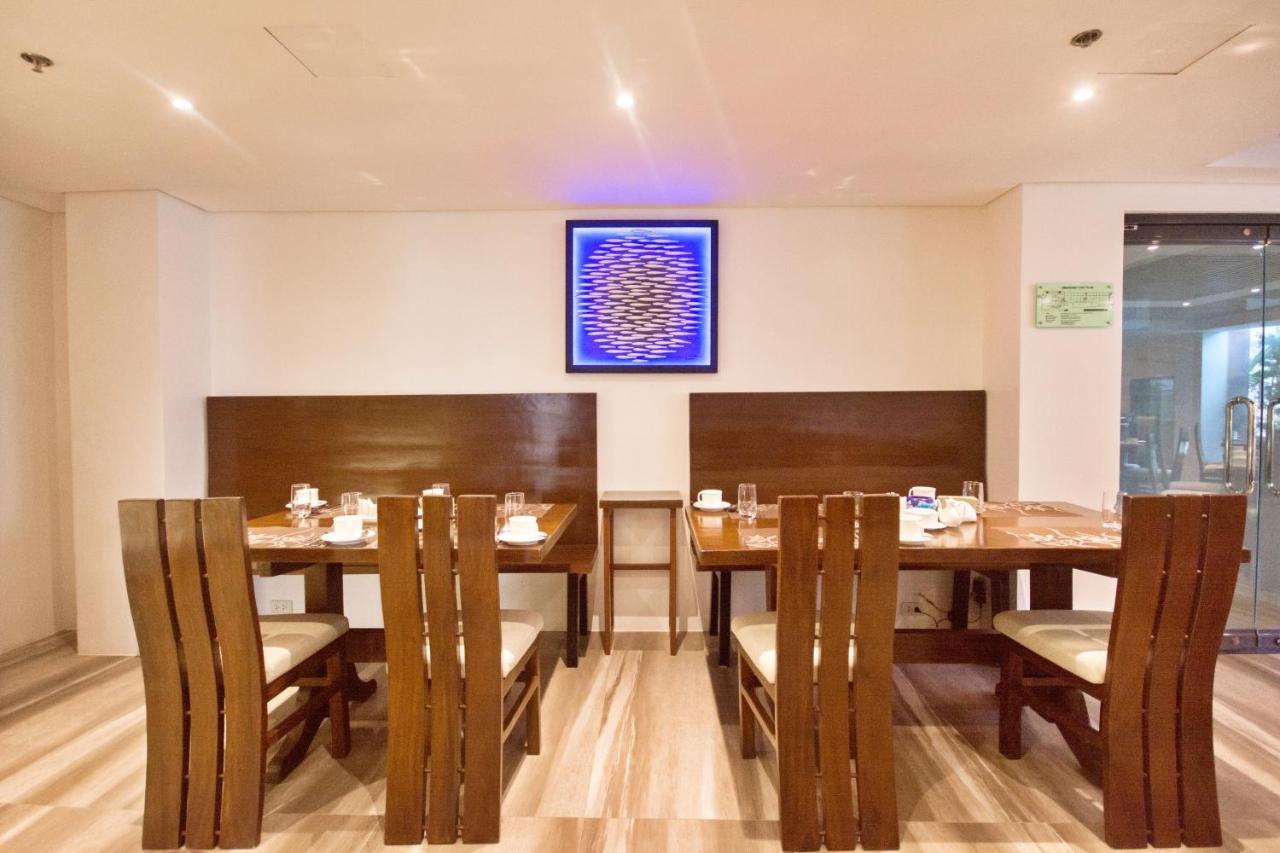 Commander Suites De Boracay Manoc-Manoc Екстер'єр фото