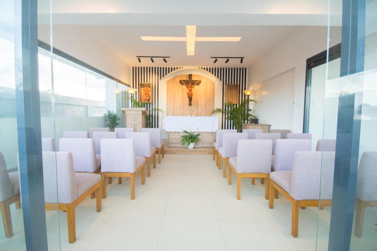 Commander Suites De Boracay Manoc-Manoc Екстер'єр фото