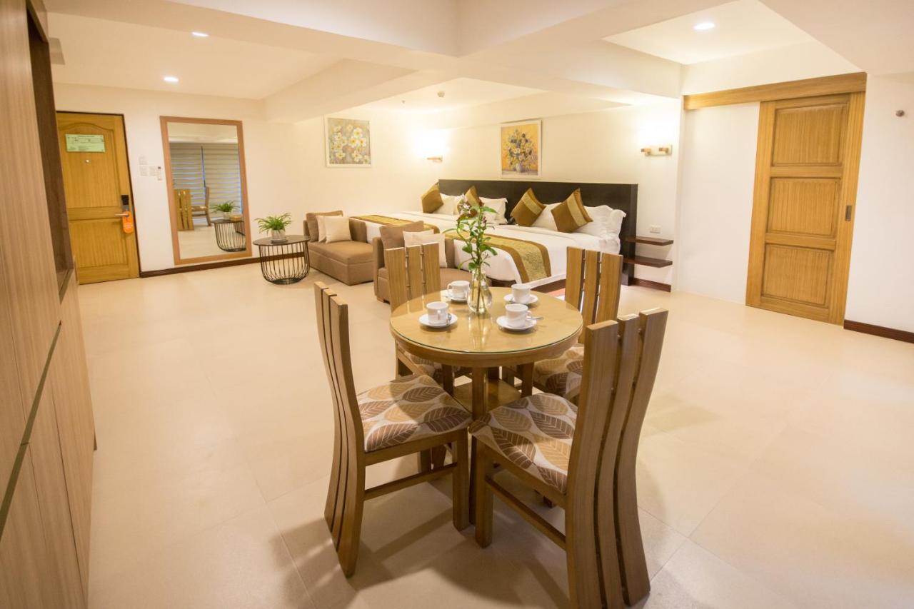 Commander Suites De Boracay Manoc-Manoc Екстер'єр фото