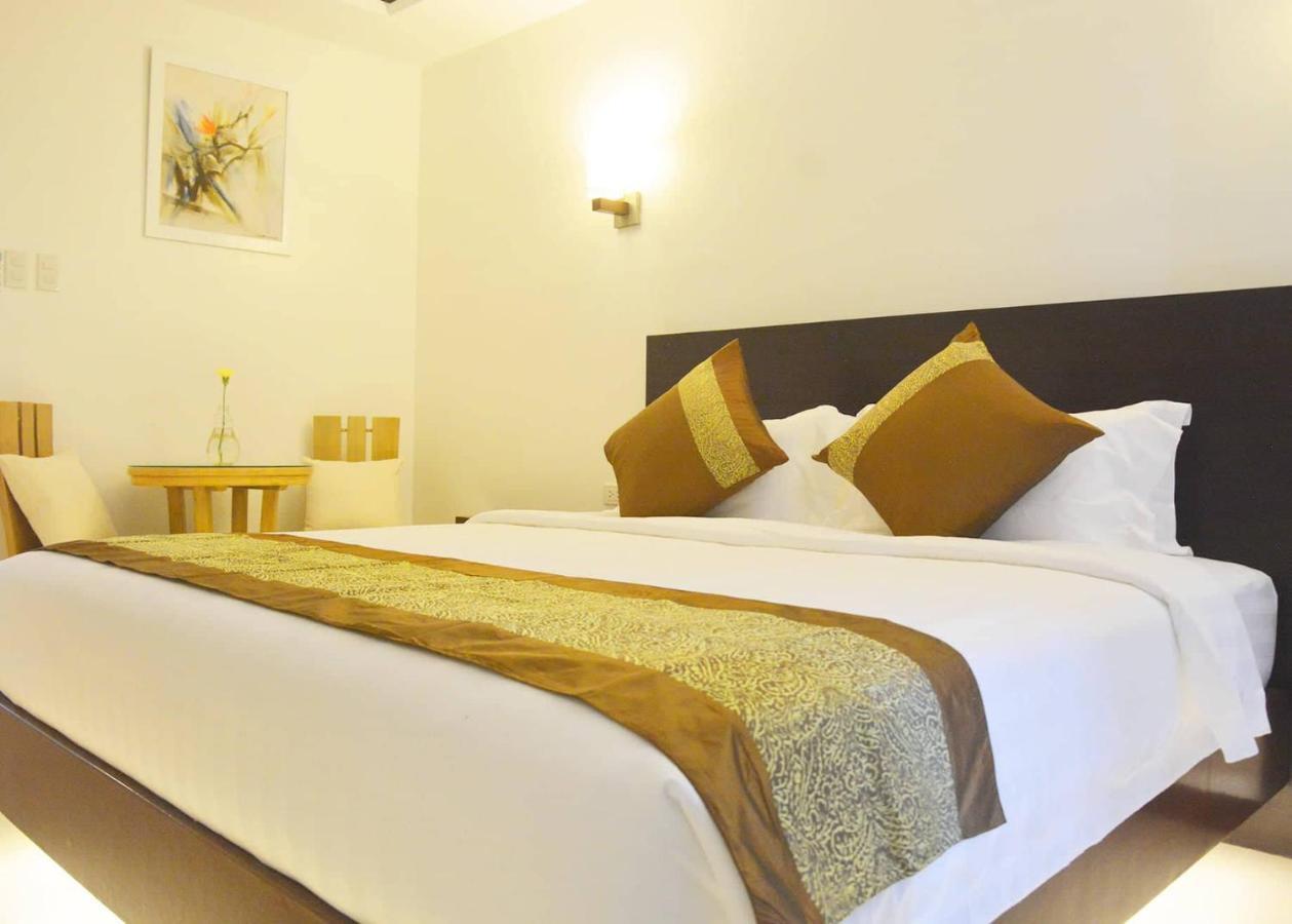 Commander Suites De Boracay Manoc-Manoc Екстер'єр фото