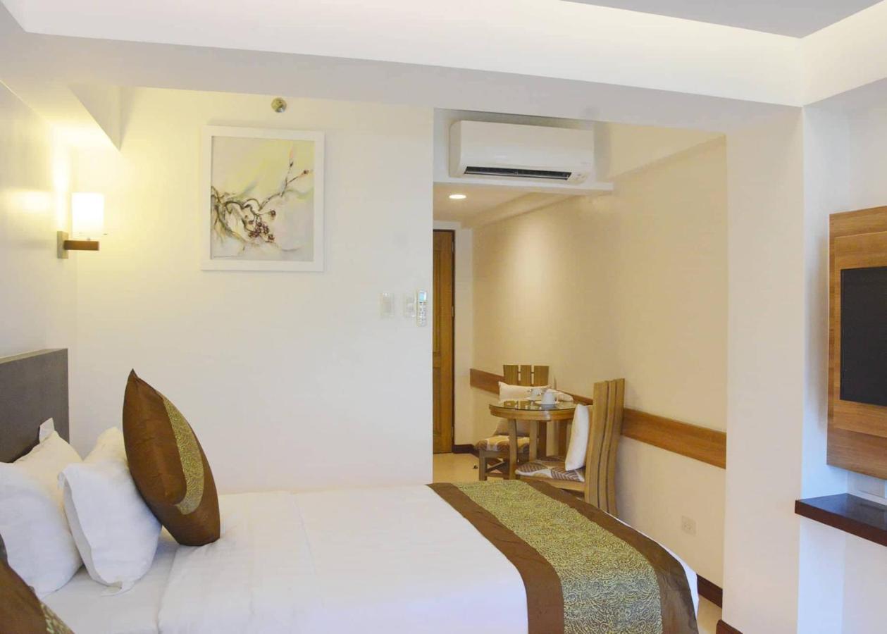 Commander Suites De Boracay Manoc-Manoc Екстер'єр фото
