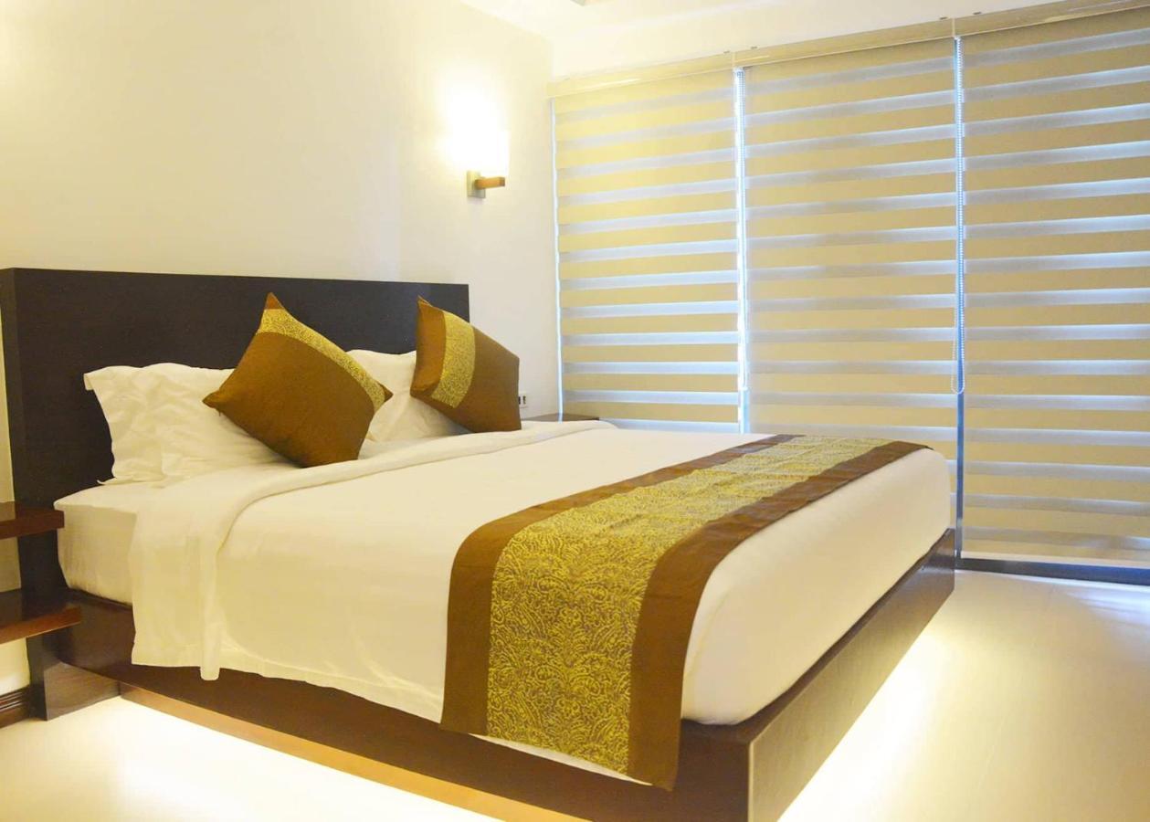 Commander Suites De Boracay Manoc-Manoc Екстер'єр фото